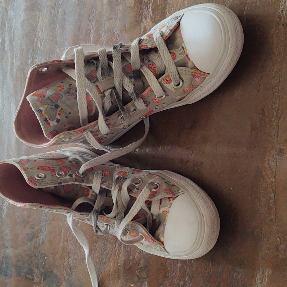 Converse Llama hightops